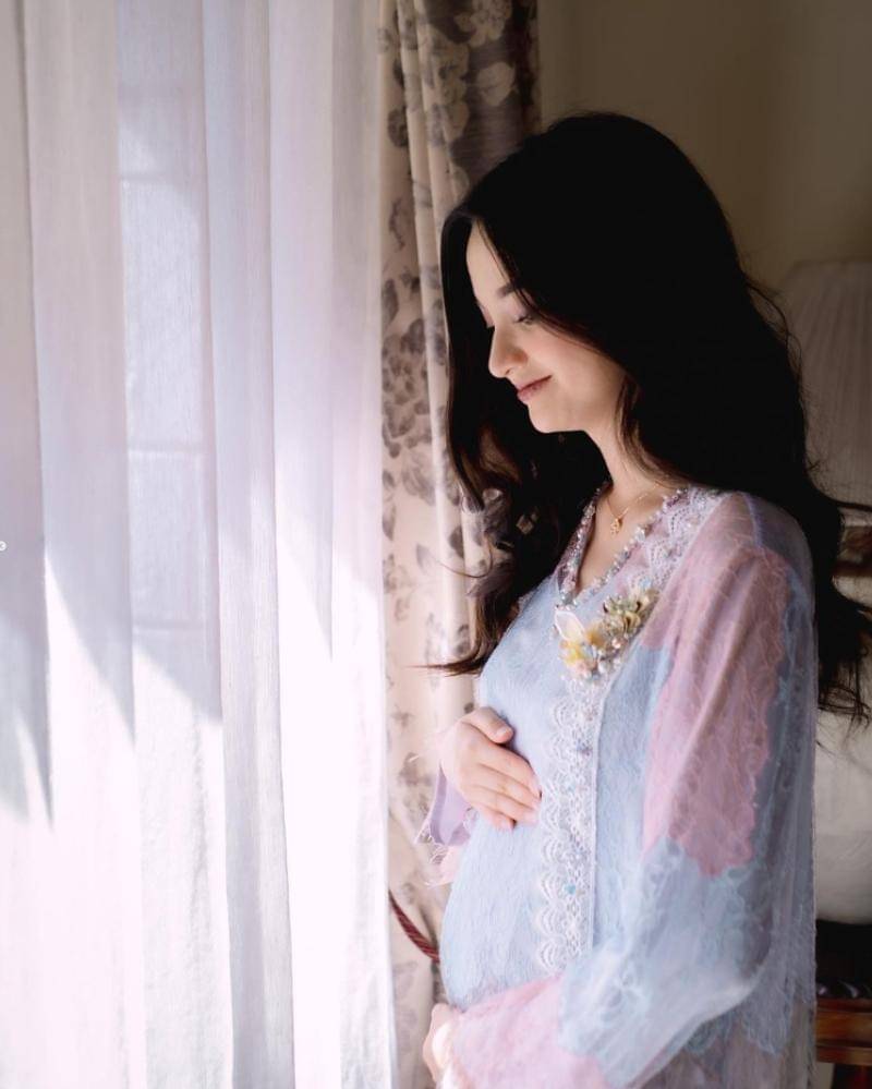 Instagram.com/sabrinaanggraini